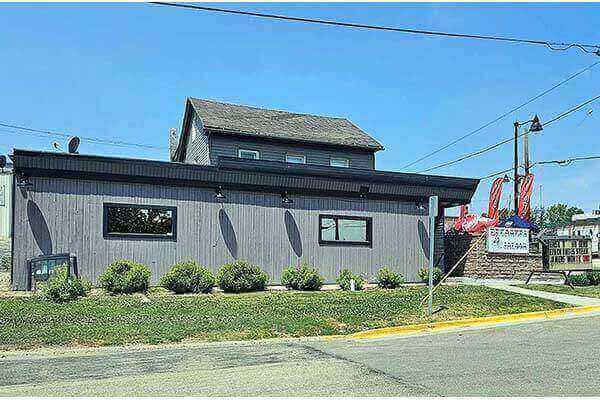 Breakers Saloon & Eatery